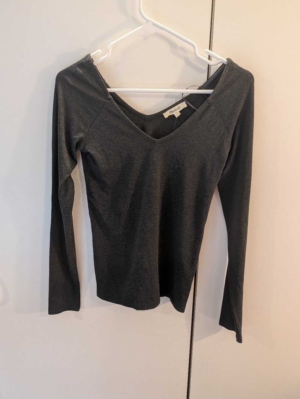 Madewell Woman's Small Charcoal V-Neck Long Sleeve Tee NWT